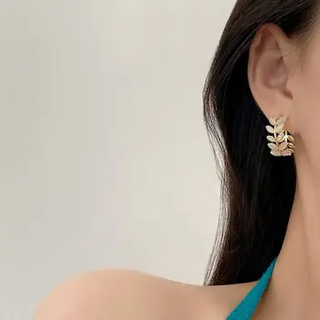 Luksus Vintage Magus Haldjas Armas Fashion Korea Stiilis C-Kuju Ear Stud Naine Kõrvarõngad Tsirkoon Lehtede Kuju Hoop Kõrvarõngad
